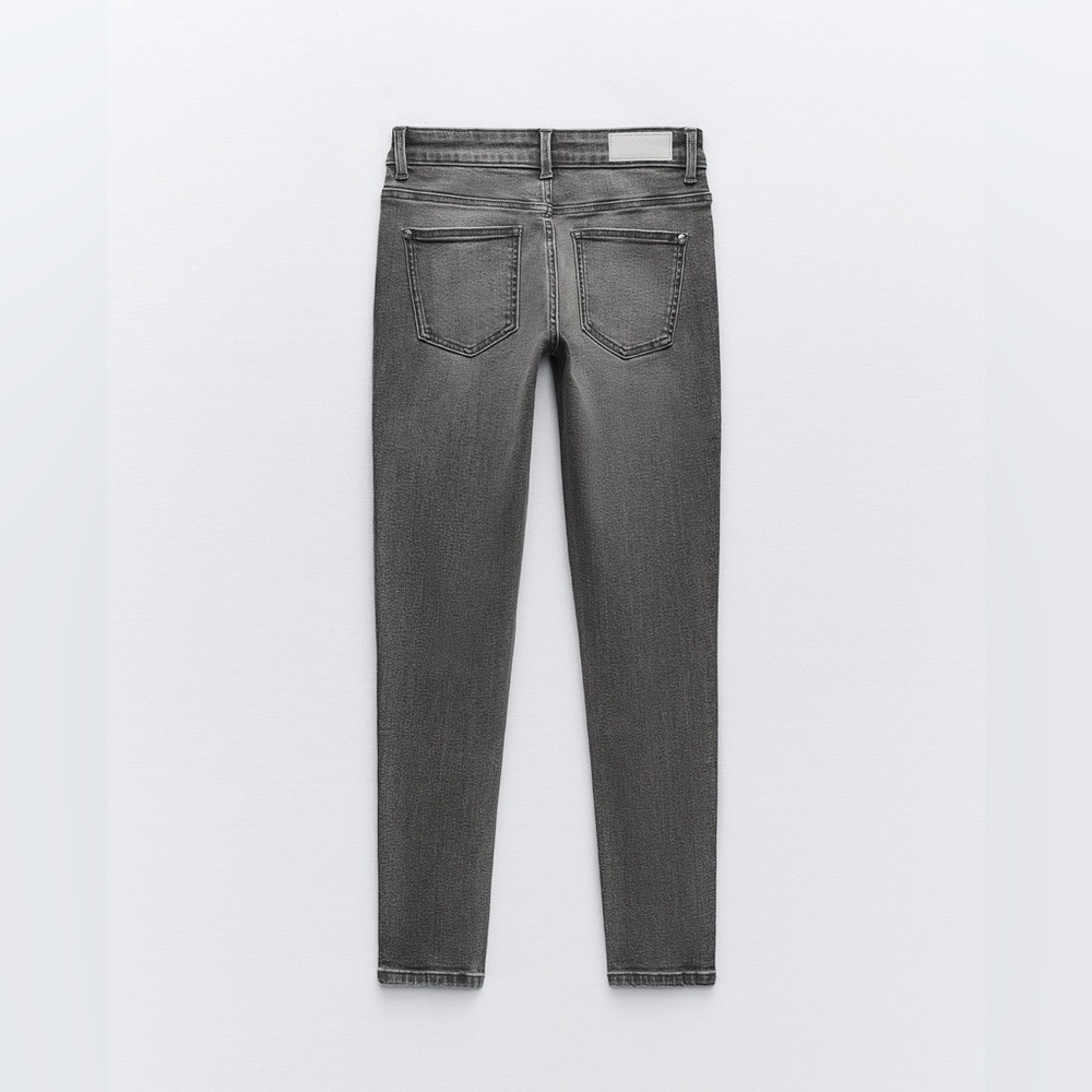 Zara Mid-rise Skinny Jeans 0108/221